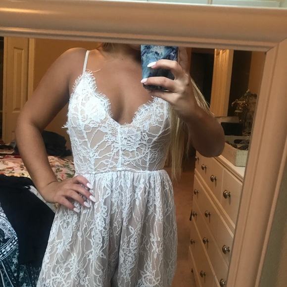 Perfect white lace romper! - Picture 2 of 4